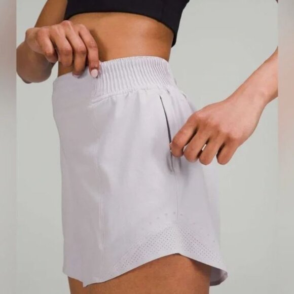 Lululemon Women's Light Grey Hotty Hot High-Rise Lined Short 4" Length, Size 6 - Picture 4 of 16